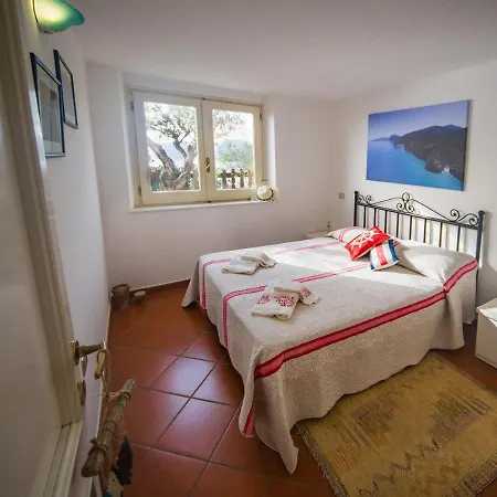 Casa Delta Delle Acque Vista Spettacolare E Giardino Apartment Cala Gonone